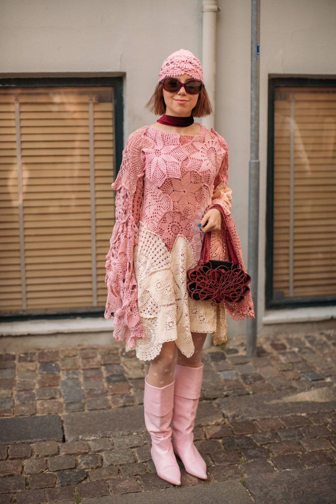 Вязаные крючком шапочки