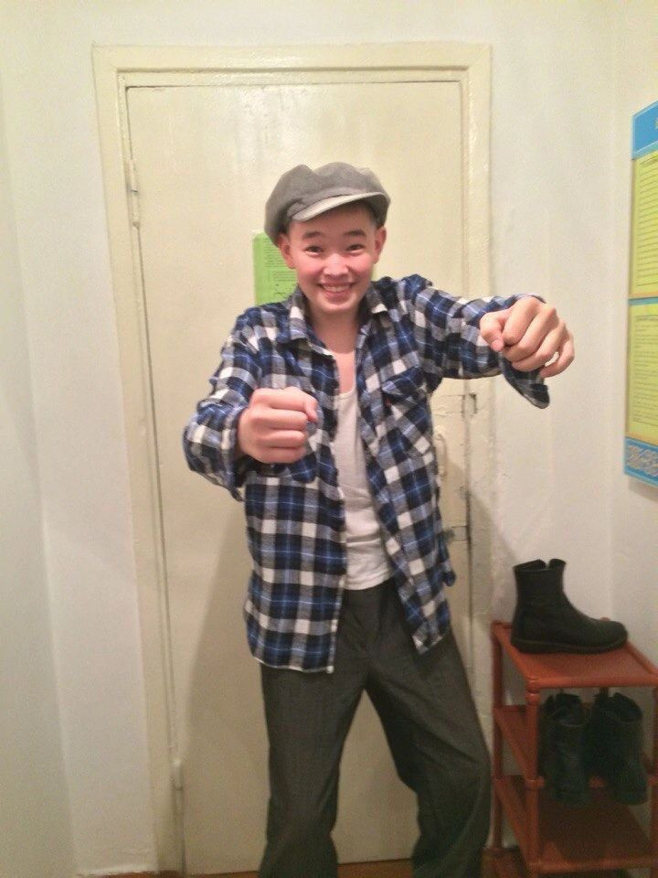 «Жұлдыздар танымалдыққа дейін және қазір…» Алмаз Мержақыпов бала кезіндегі ескі фотосуретін көрсетті