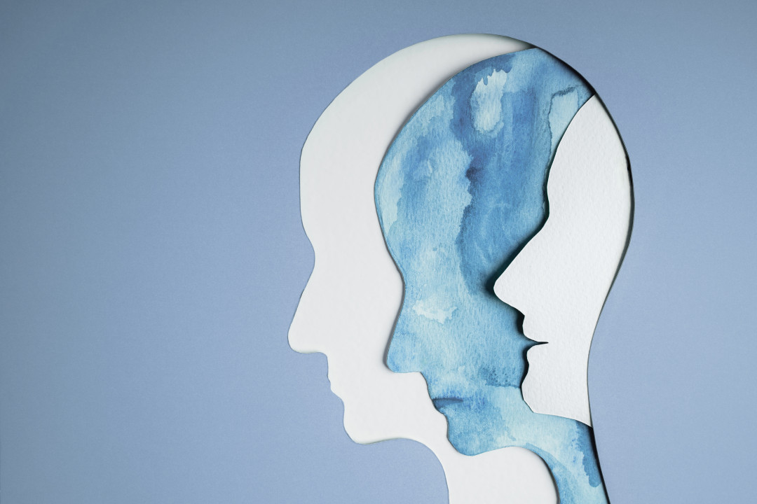 Больше, чем гормоны: как здоровье женщины влияет на ее психическое состояние на всех этапах жизни?