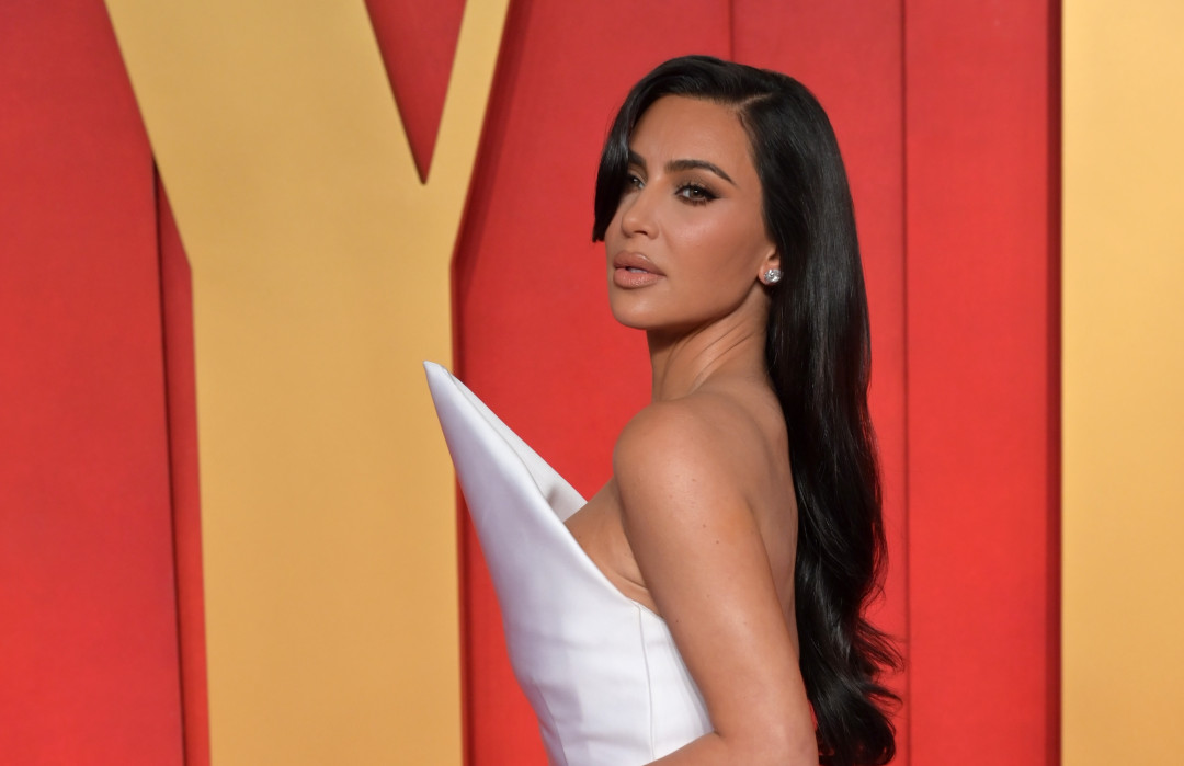 Ким Кардашьян два откровенных образа