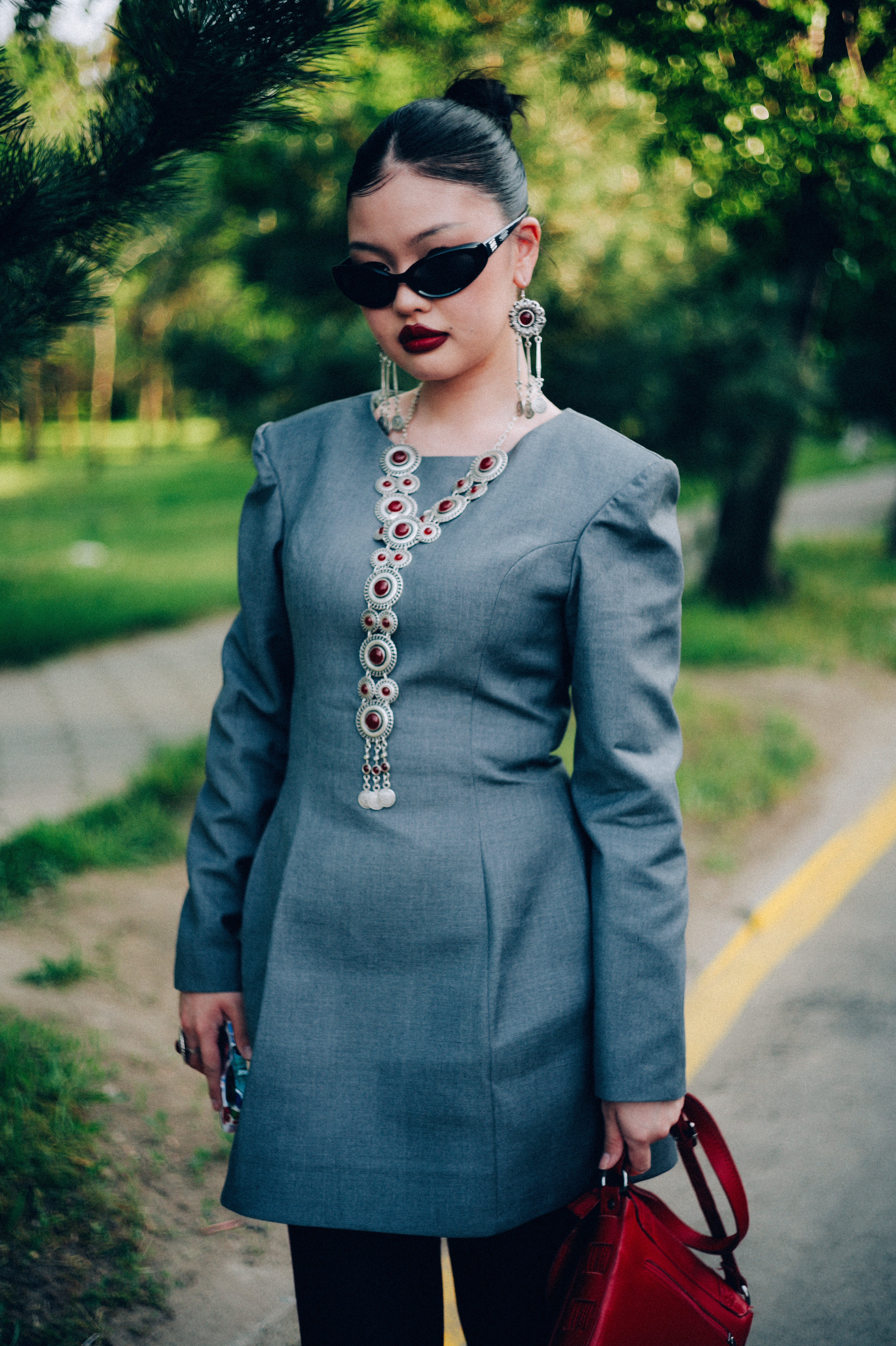 Стритстайл-хроника третьего дня Visa Fashion Week Almaty стала зеркалом Недели моды