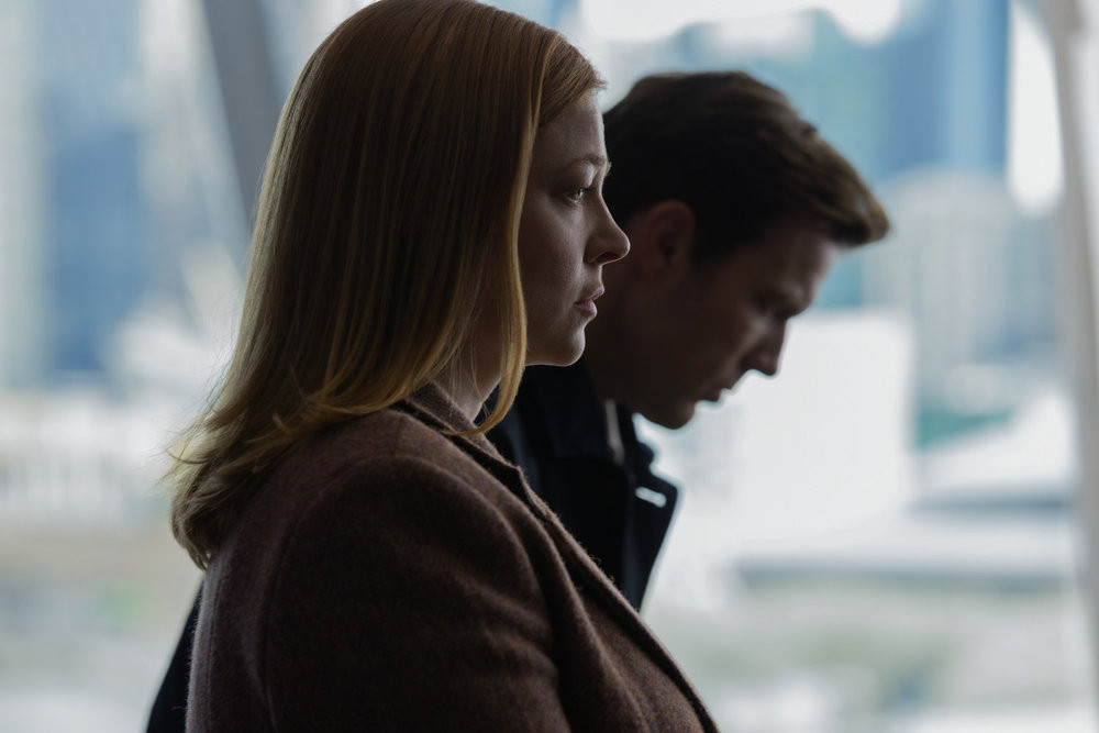 Эксклюзивное видеоинтервью Harper’s BAZAAR Kazakhstan с Джейком Лэси, звездой сериалов «Во всем виновата она» и «Белый лотос», — о его неоднозначных персонажах, игре на гитаре с Сарой Снук и отношении к социальным сетям