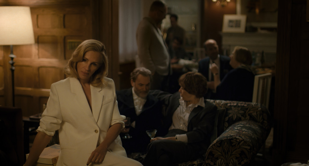 Джулия Робертс, Айо Эдебири и Лука Гуаданьино — о новом фильме «После охоты», философии и персонажах, сошедших со страниц теста Роршаха. Специальный репортаж Harper’s BAZAAR Kazakhstan