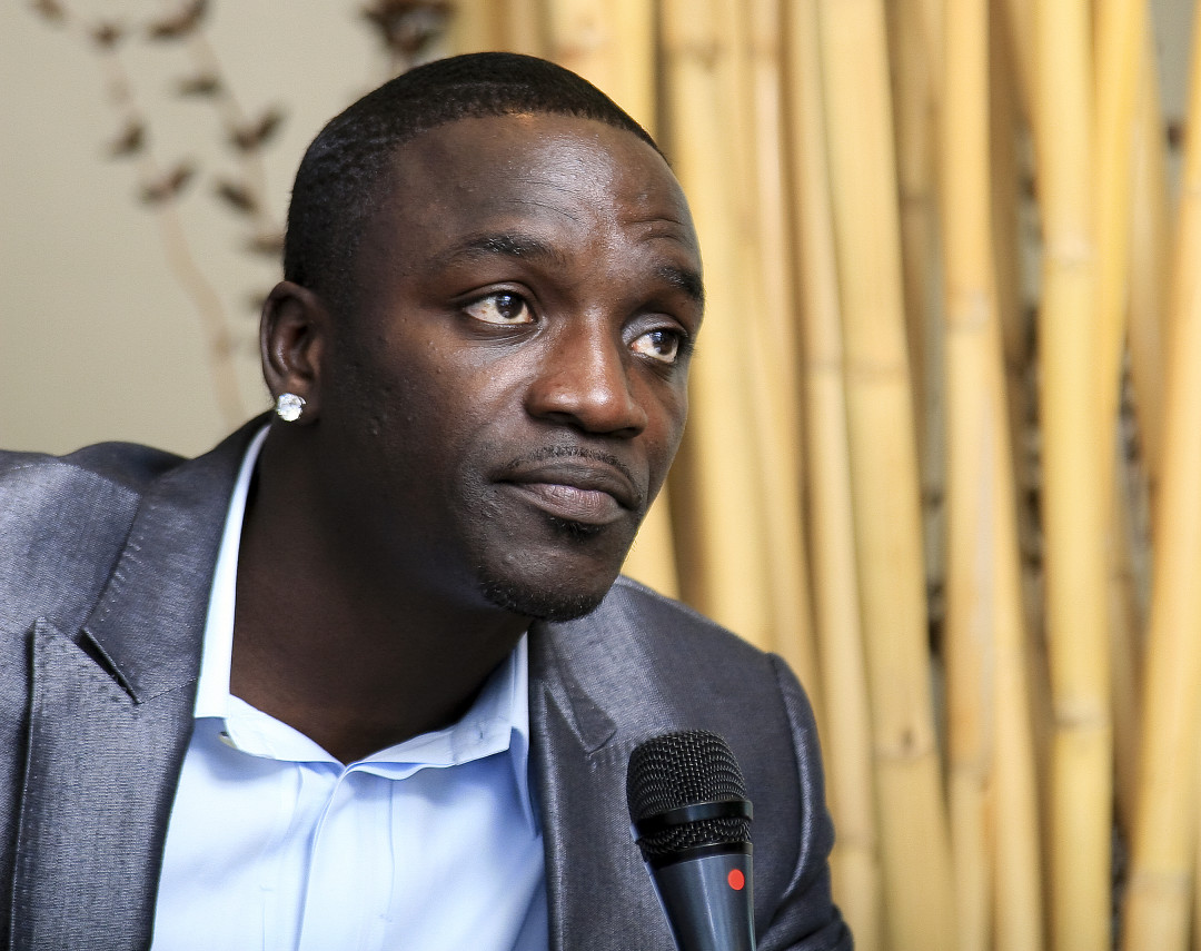 Akon задержан
