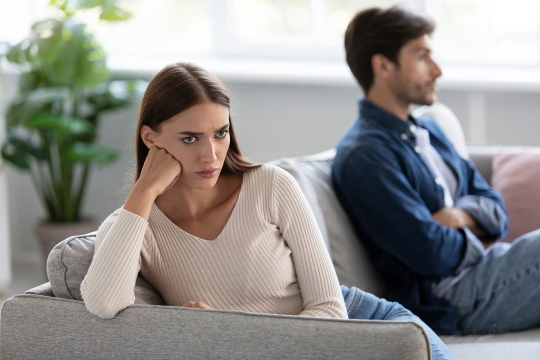 Серіктесіңіз сізге қызығушылығын жоғалтқанын қалай білуге болады? Мұндай жағдайда не істеу керек?