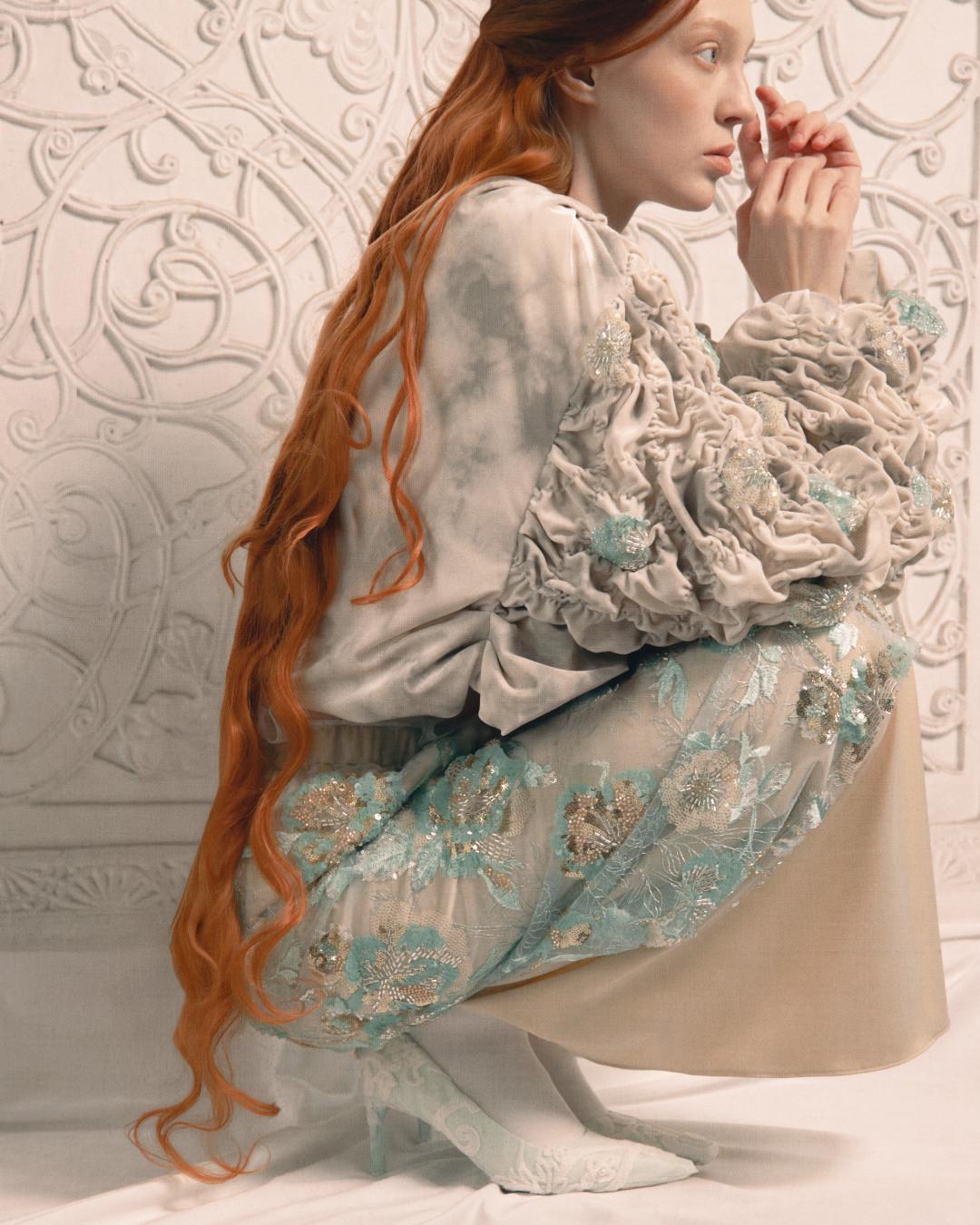 Золой и светом