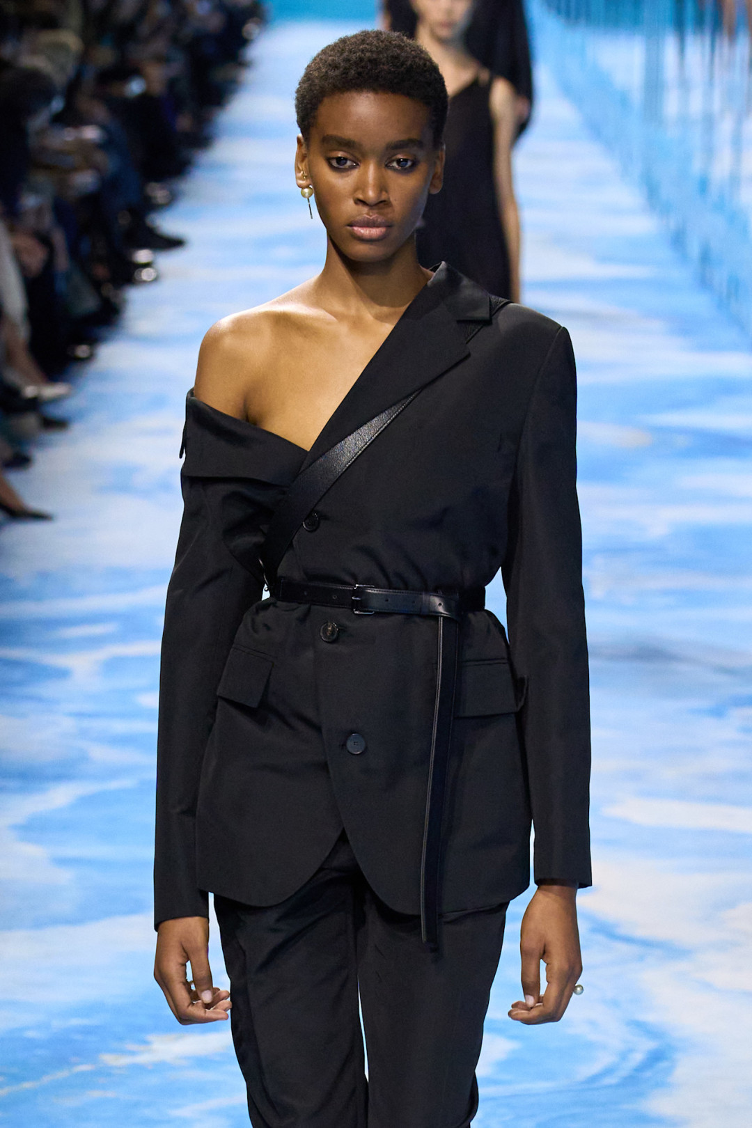 История героя: платье Dior Abandon