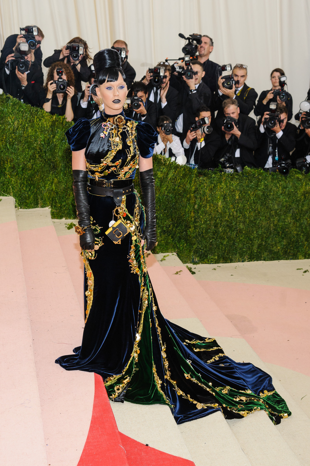 Худшие наряды звезд, которые они надевали на Met Gala в разные годы 