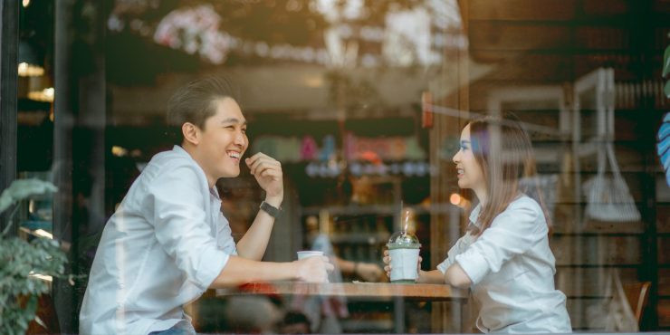 Жігіттер неге қыздармен бетпе-бет танысудан бас тартады?