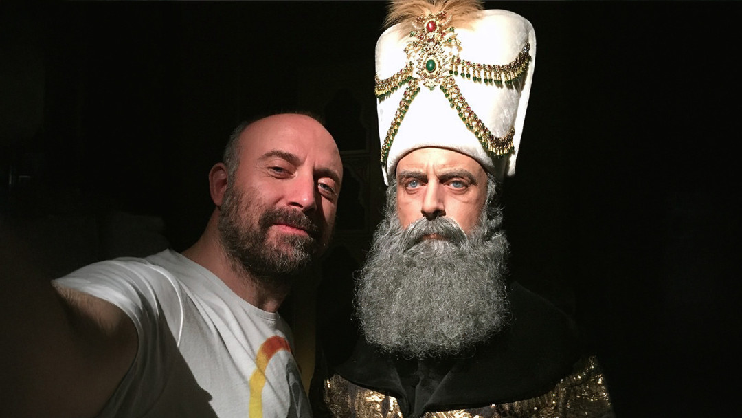 Әйгілі Сұлтан Сүлейман образымен танылған түрік актері сотталды! Халит Эргенчтің басы неге дауға қалды?