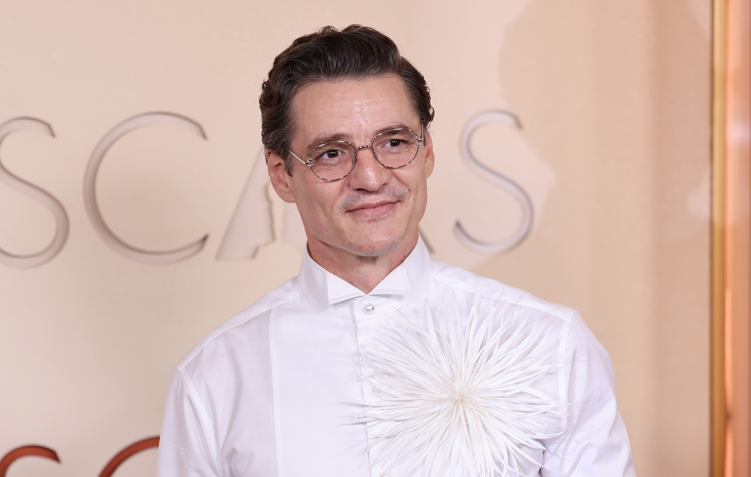 Педро Паскаль стал амбассадором Chanel