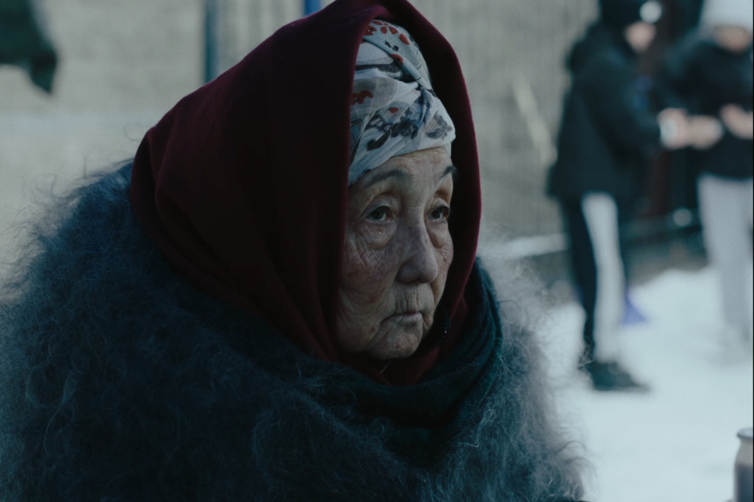 От тишины к правде: режиссер Камила Сагынткан — о своем короткометражном фильме «Что ты наделала, Зарина?»