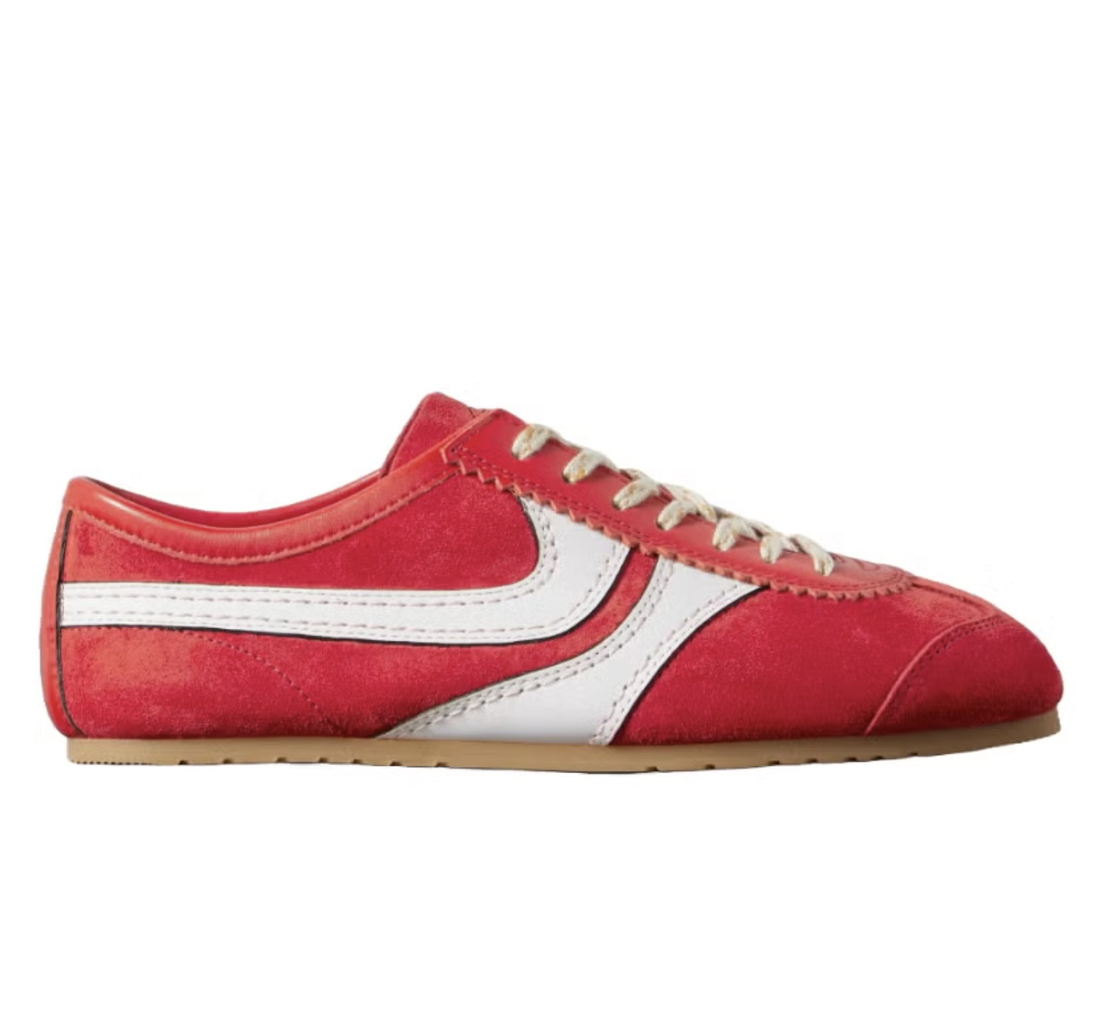 Красные кроссовки 