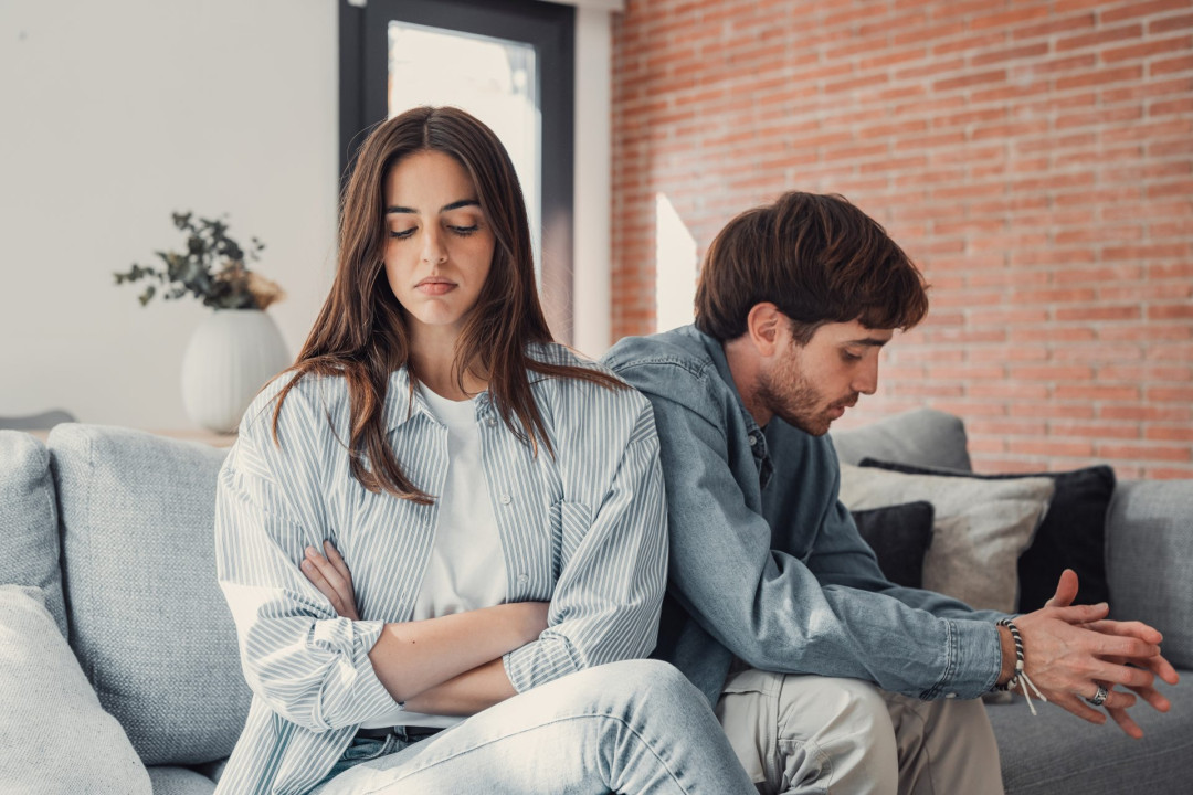 Серіктесіңіз сізге қызығушылығын жоғалтқанын қалай білуге болады? Мұндай жағдайда не істеу керек?