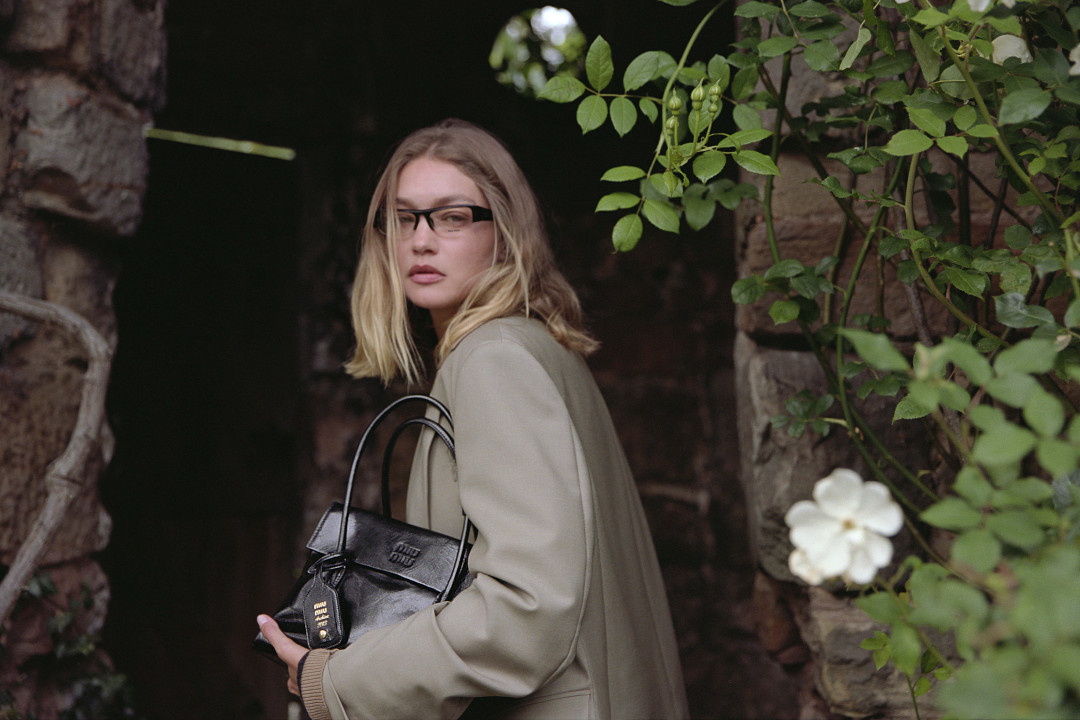 праздничный кампейн Miu Miu 2025 года