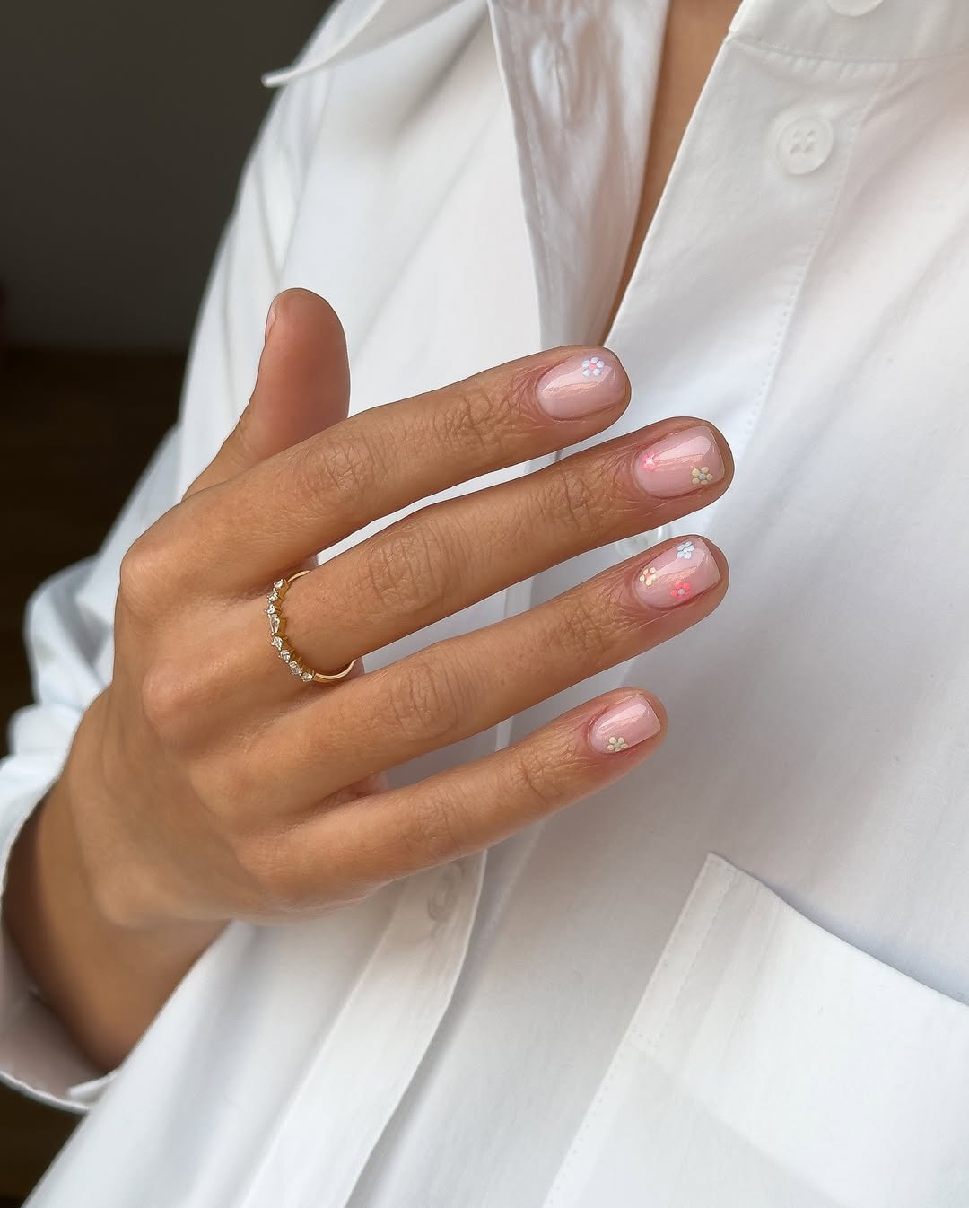 Жазғы маникюрге арналған жарқын әрі әсерлі идеялар