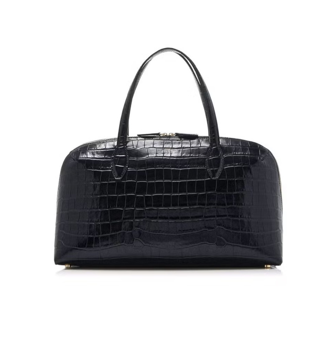 Как комбинировать платья с кроссовками