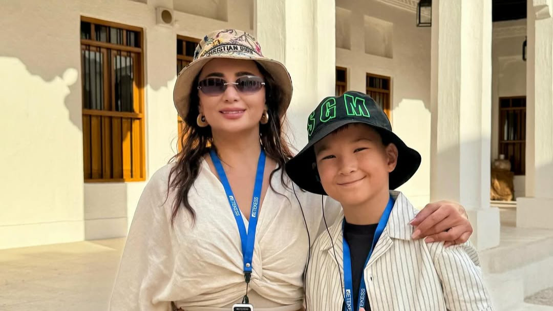 «Өміріндегі 10 жылын жеңілдетесің»: Мадина Сәдуақасова ұлына пәтер сыйлады