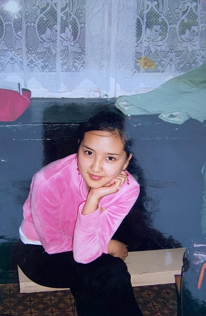 «Жұлдыздар танымалдыққа дейін және қазір…» Салтанат Бақаева жас кезіндегі ескі фотосуретін көрсетті