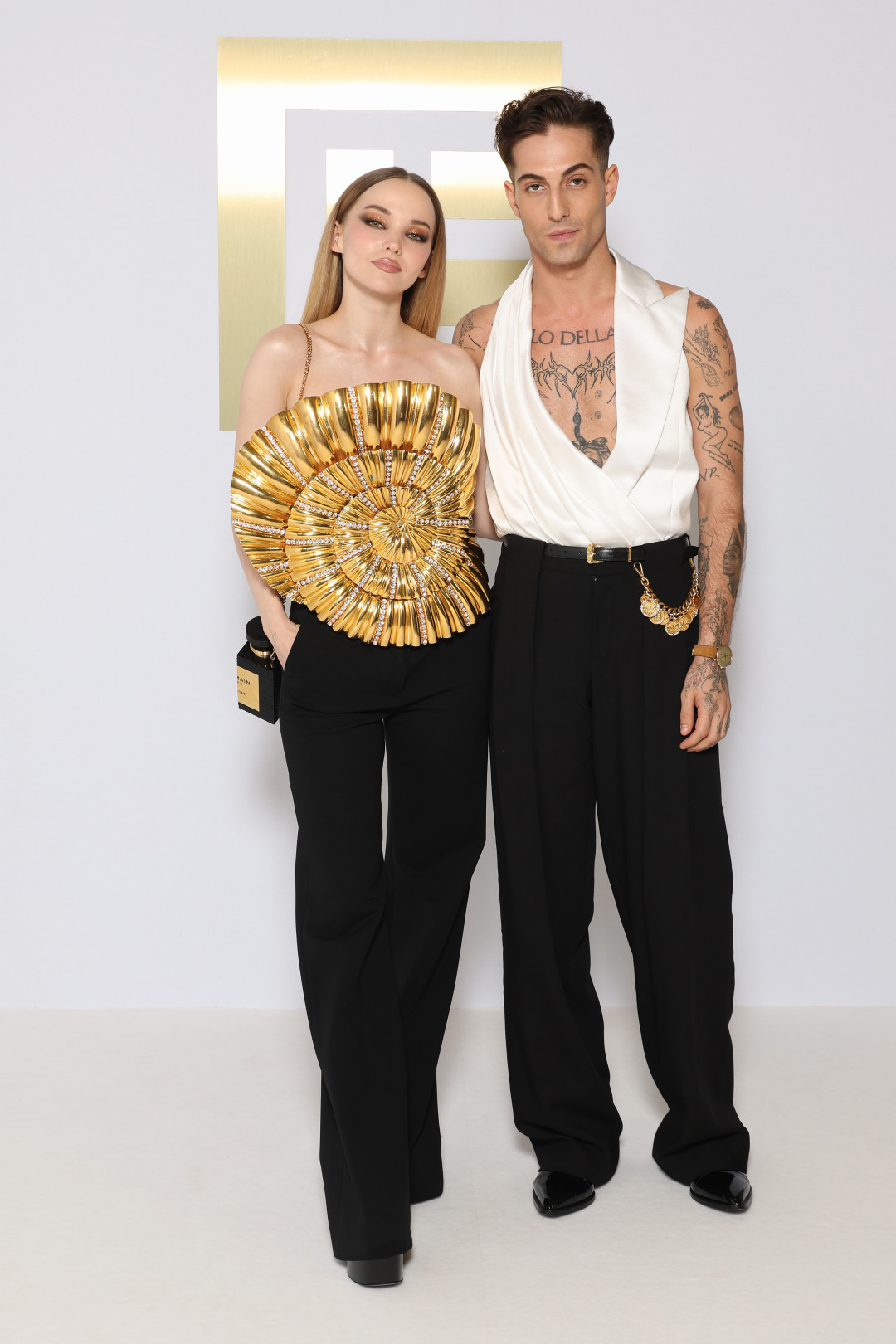 Дав Камерон обручилась