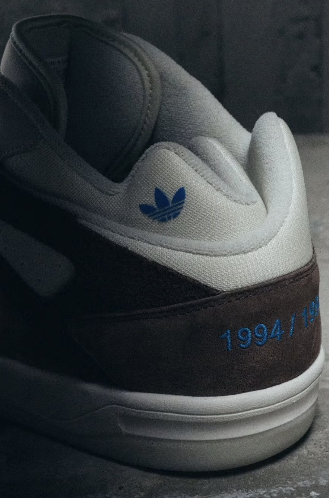 кроссовки Adidas и Bad Bunny