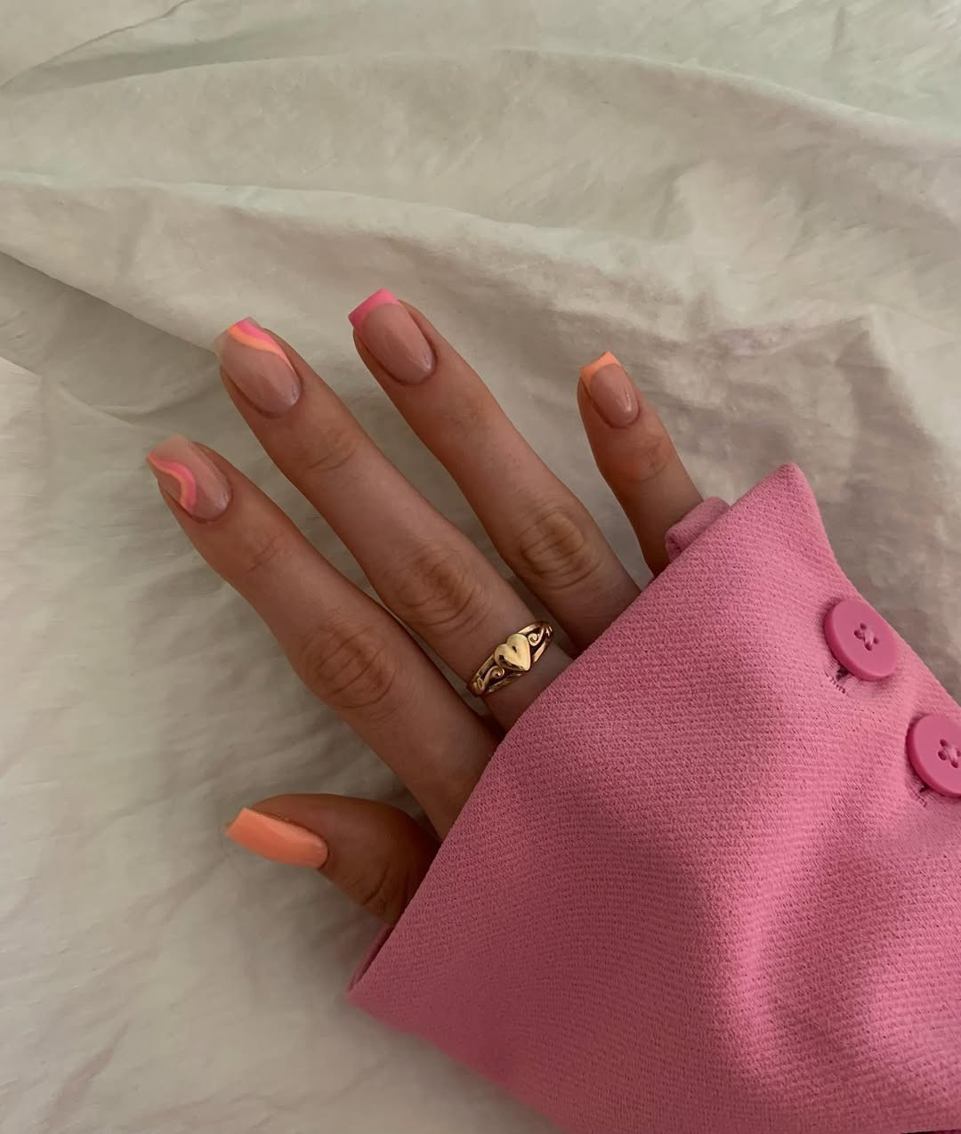 Жазғы маникюрге арналған жарқын әрі әсерлі идеялар