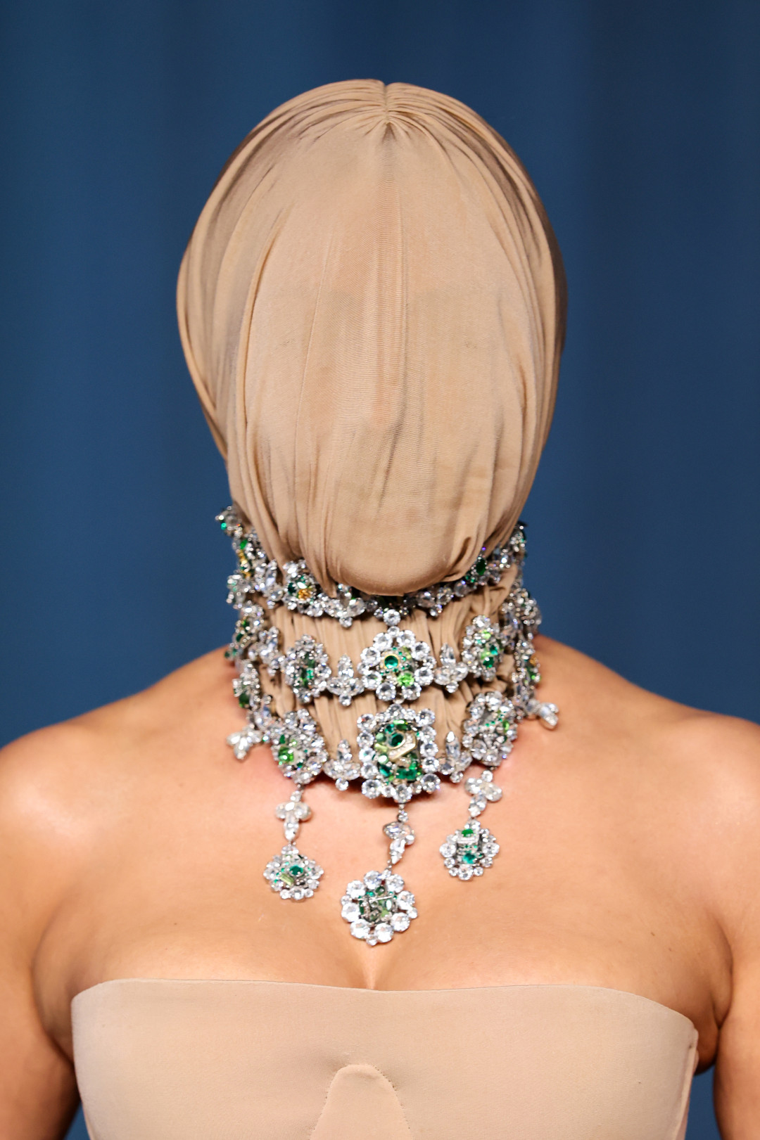 Визажист Ким Кардашьян расстроился, когда звезда скрыла свой образ под маской для гала-вечера в Музее Академии