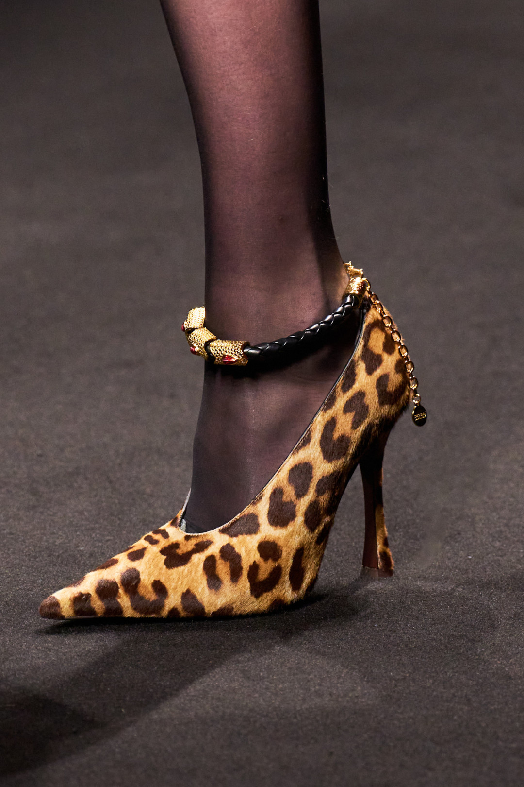 Туфли с ремешками на щиколотках