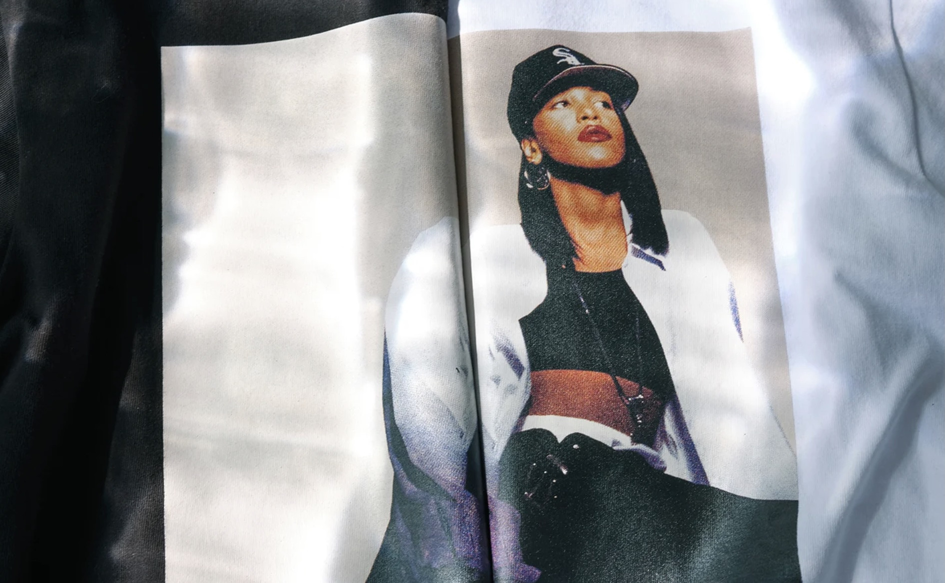 sacai выпустили линию, посвященную певице Aaliyah