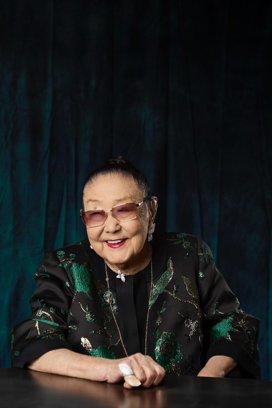 «Звездой я стану потом»: Бибигуль Тулегенова — о величие, собственном стиле и дива своего времени 