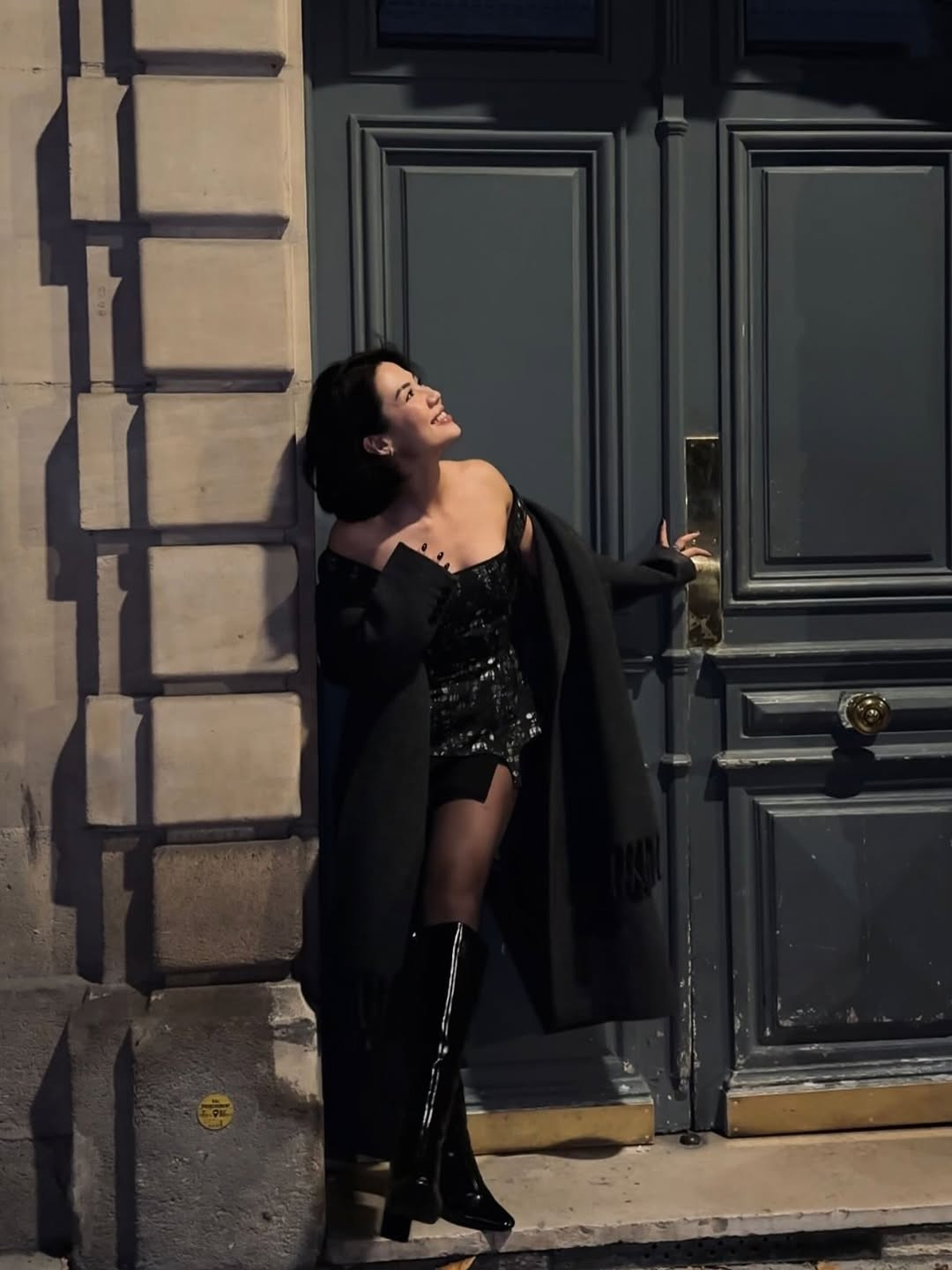 Где купить высокие черные сапоги как у Айжан Асемовой?