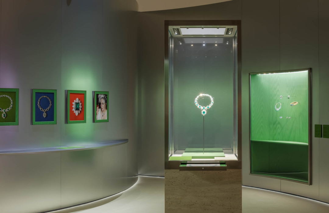 «Калейдоскоп Bvlgari: Цвета, Культуры и Ремесла»