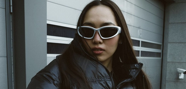 «Ökpeletpe»: Yenlik көптен күткен бейнебаянын ұсынды! Туындыға рэпердің күйеуі де атсалысқаны рас па?