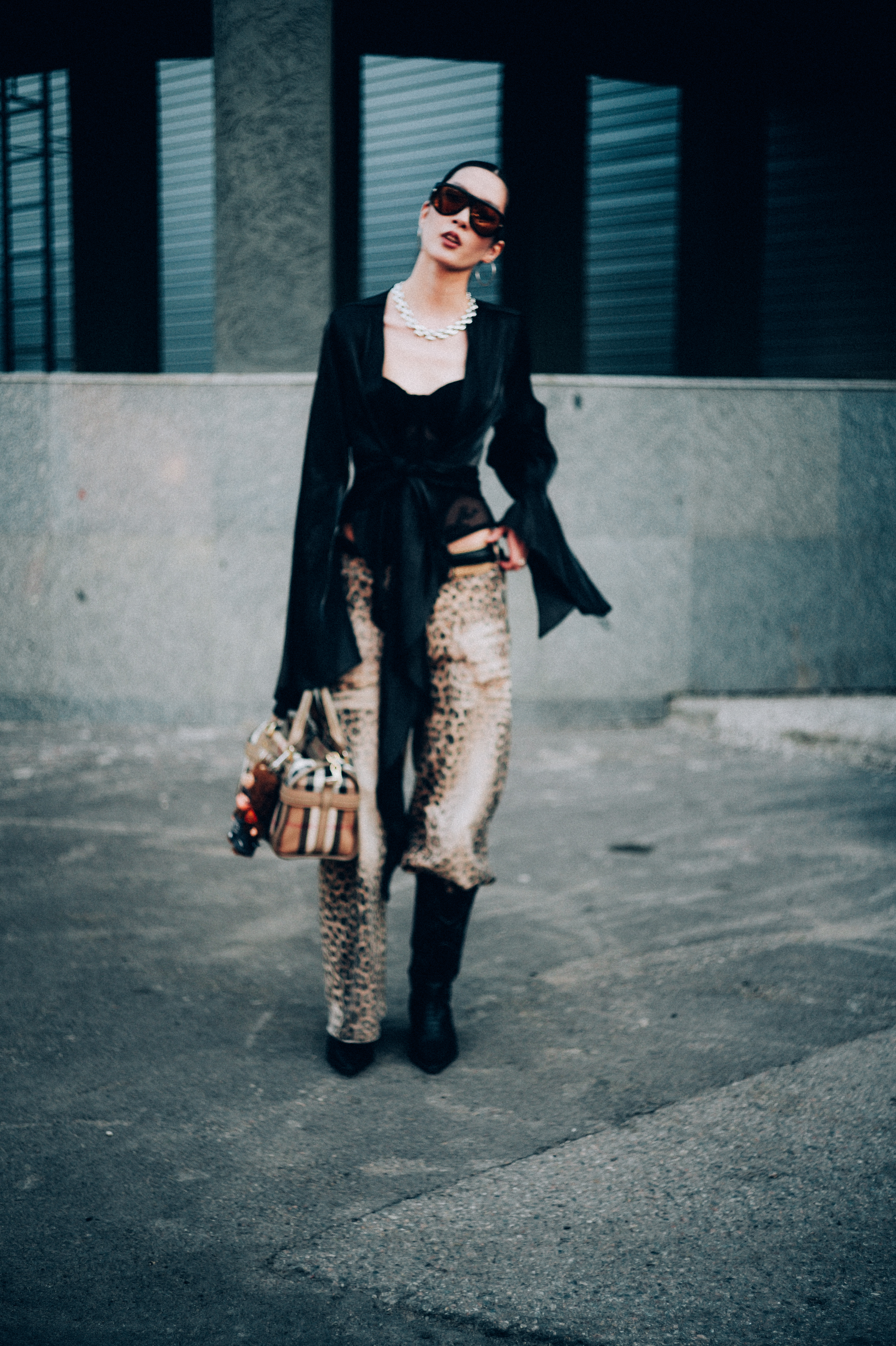 Стритстайл-хроника третьего дня Visa Fashion Week Almaty стала зеркалом Недели моды