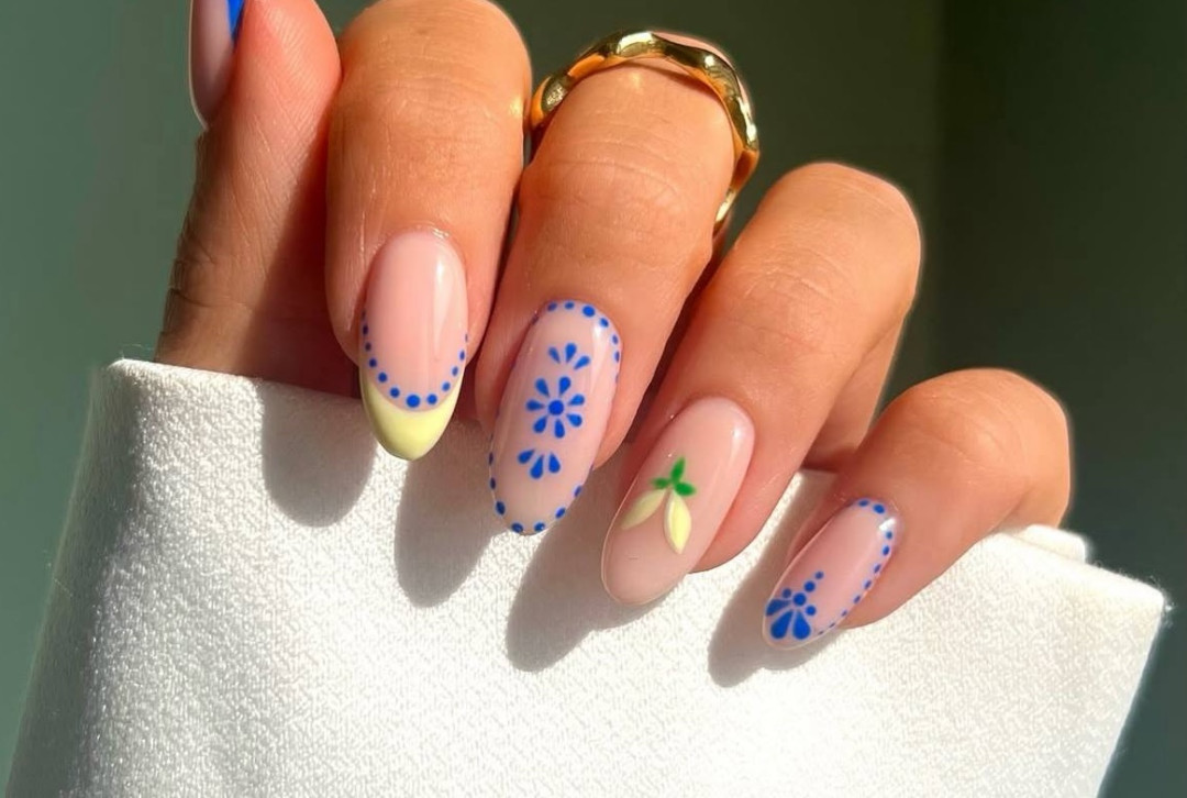 Жазғы маникюрге арналған жарқын әрі әсерлі идеялар