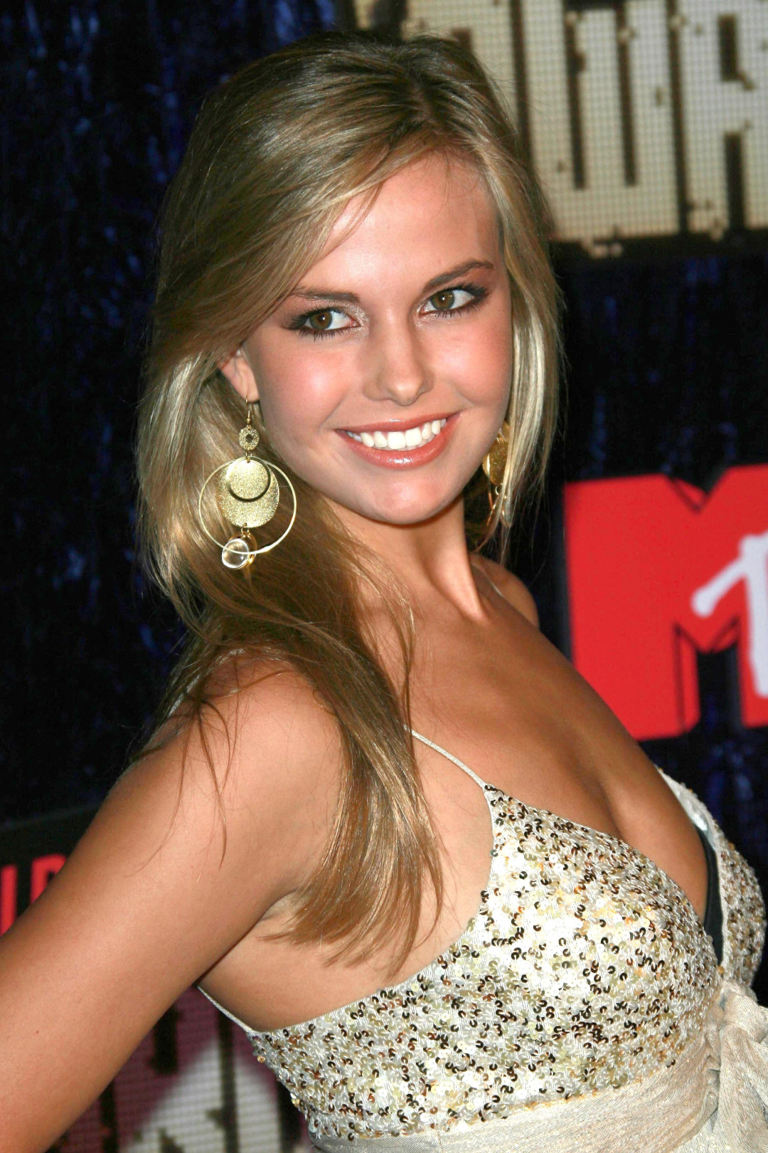 Незабываемые фейлы на конкурсах красоты: скандалы, драки и забавные казусы 