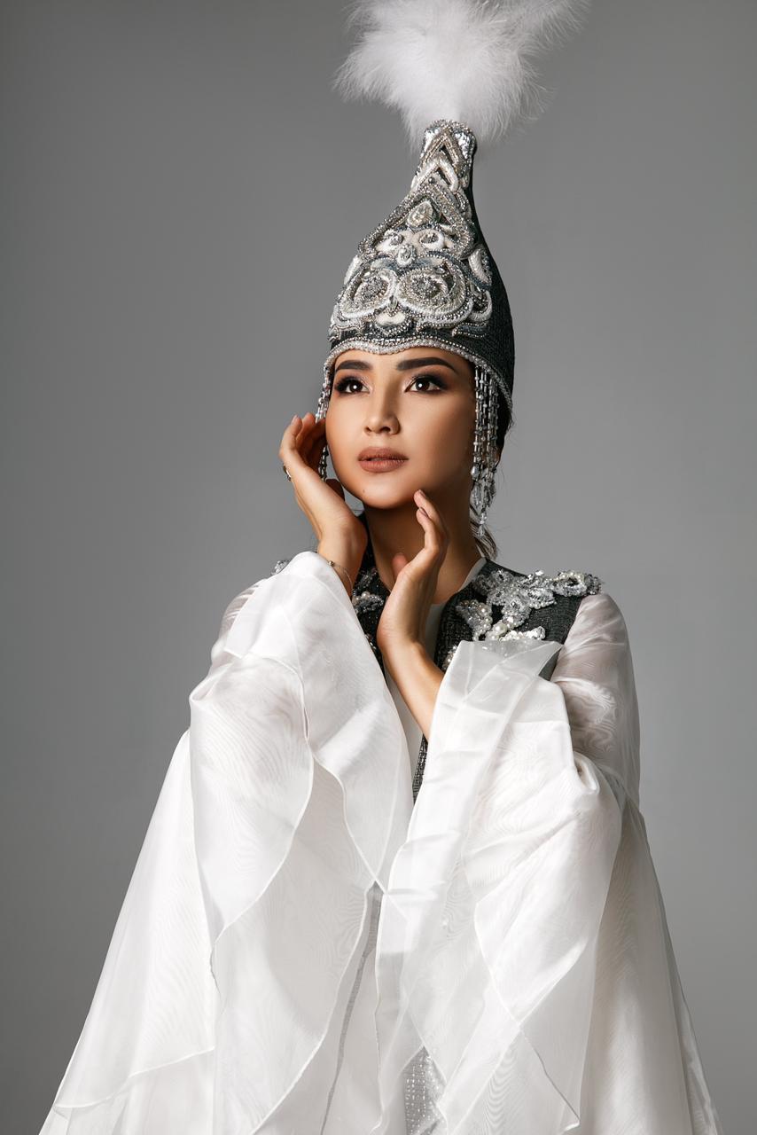 «Жұлдыздар танымалдыққа дейін және қазір…» Салтанат Бақаева жас кезіндегі ескі фотосуретін көрсетті