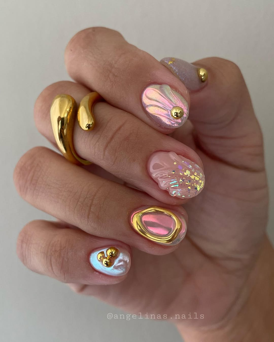 Жазғы маникюрге арналған жарқын әрі әсерлі идеялар