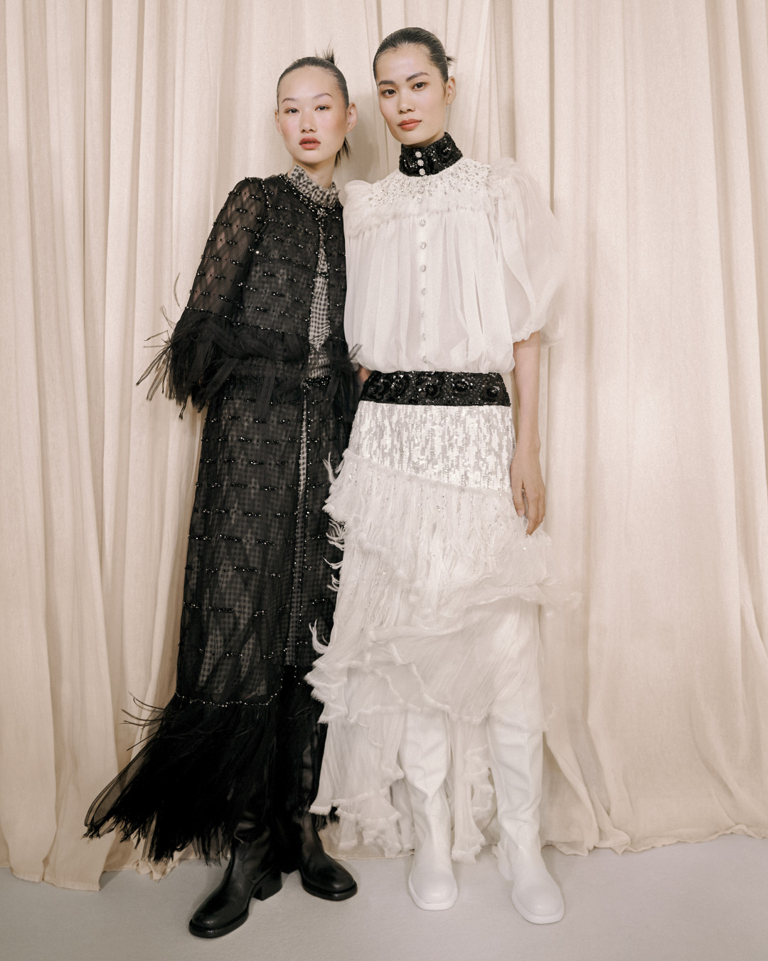 Бэкстейдж с кутюрного показа Chanel осень-зима 2025 года 