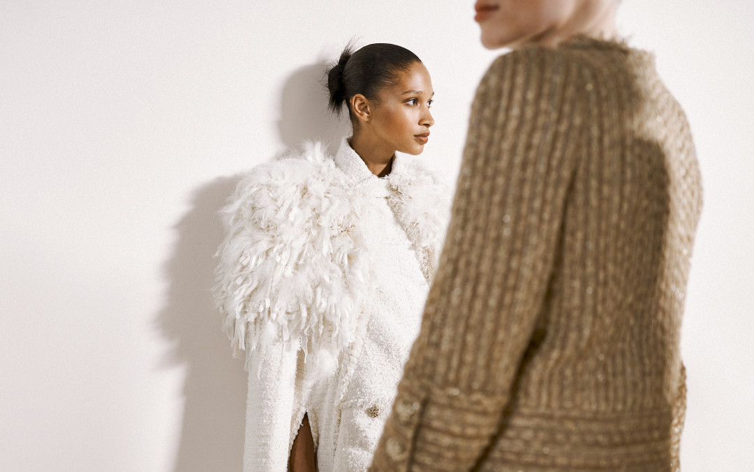 Бэкстейдж с кутюрного показа Chanel