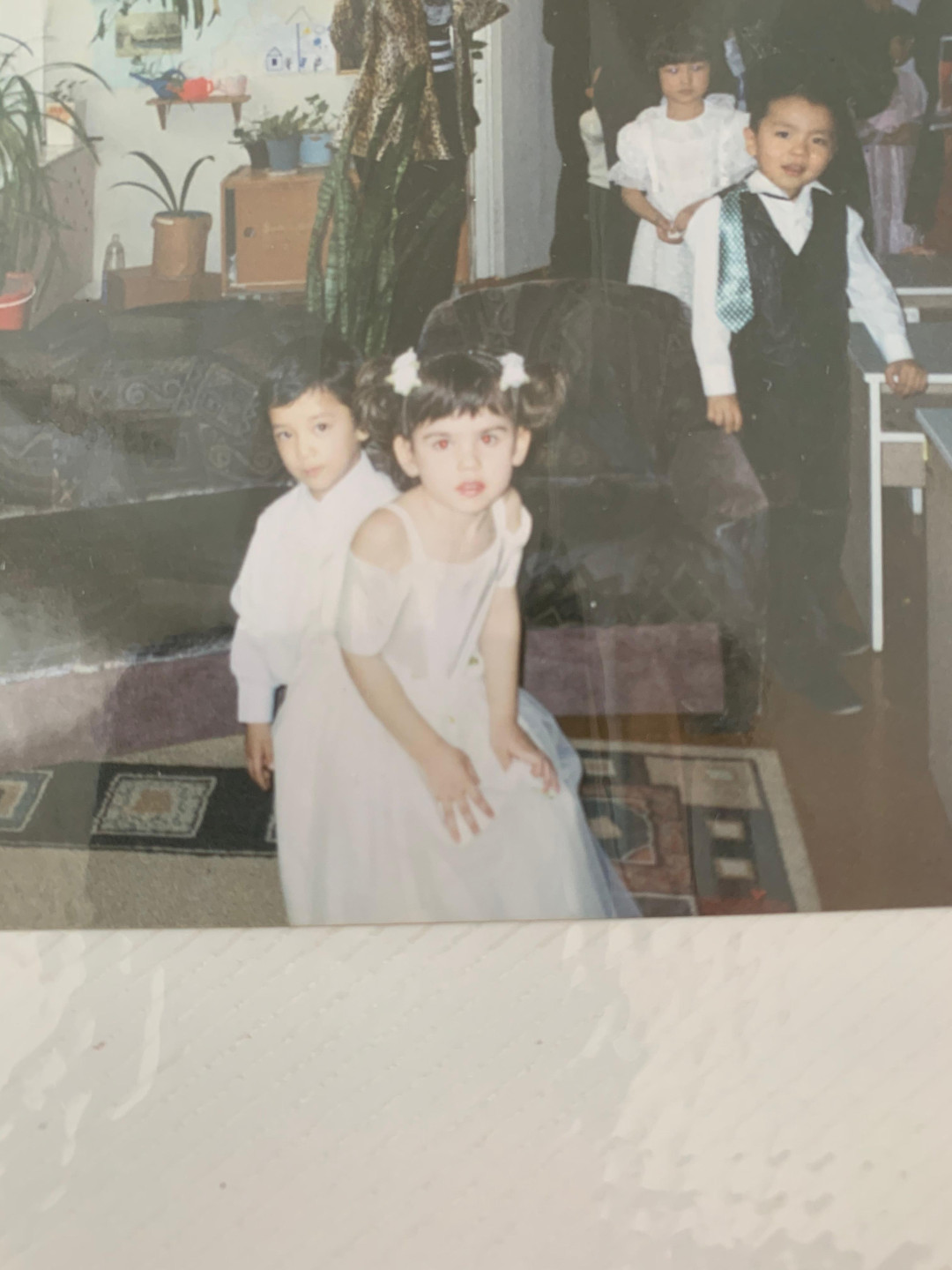 «Жұлдыздар танымалдыққа дейін және қазір…» Ермек Шынболатов бала кезіндегі ескі фотосуретін көрсетті