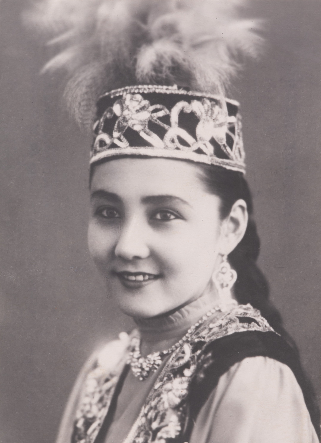 «Звездой я стану потом»: Бибигуль Тулегенова — о величие, собственном стиле и дива своего времени 