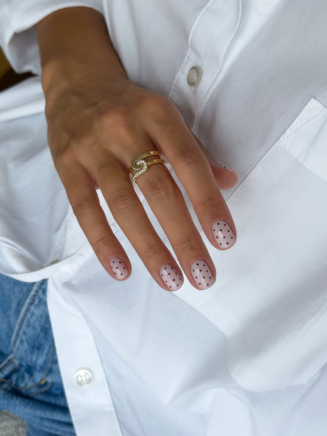 От минималистичных до ярких: идеи маникюра для коротких ногтей