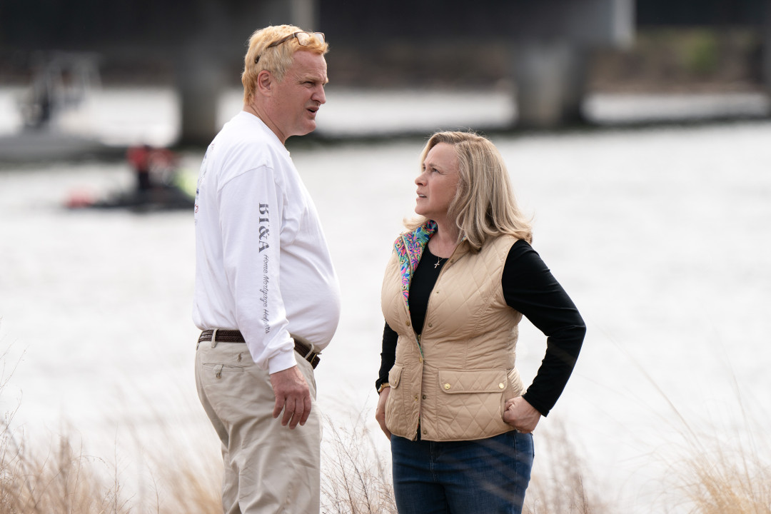 Эксклюзивное видеоинтервью Harper’s BAZAAR Kazakhstan c Джейсоном Кларком, звездой сериала «Мердо: Смерть в семье»