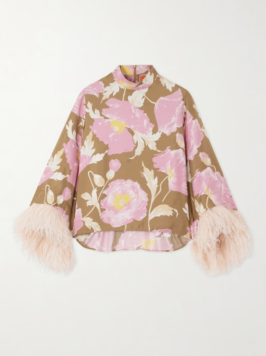 Где купить блузу с перьями как у Карлы Ергалиевой?