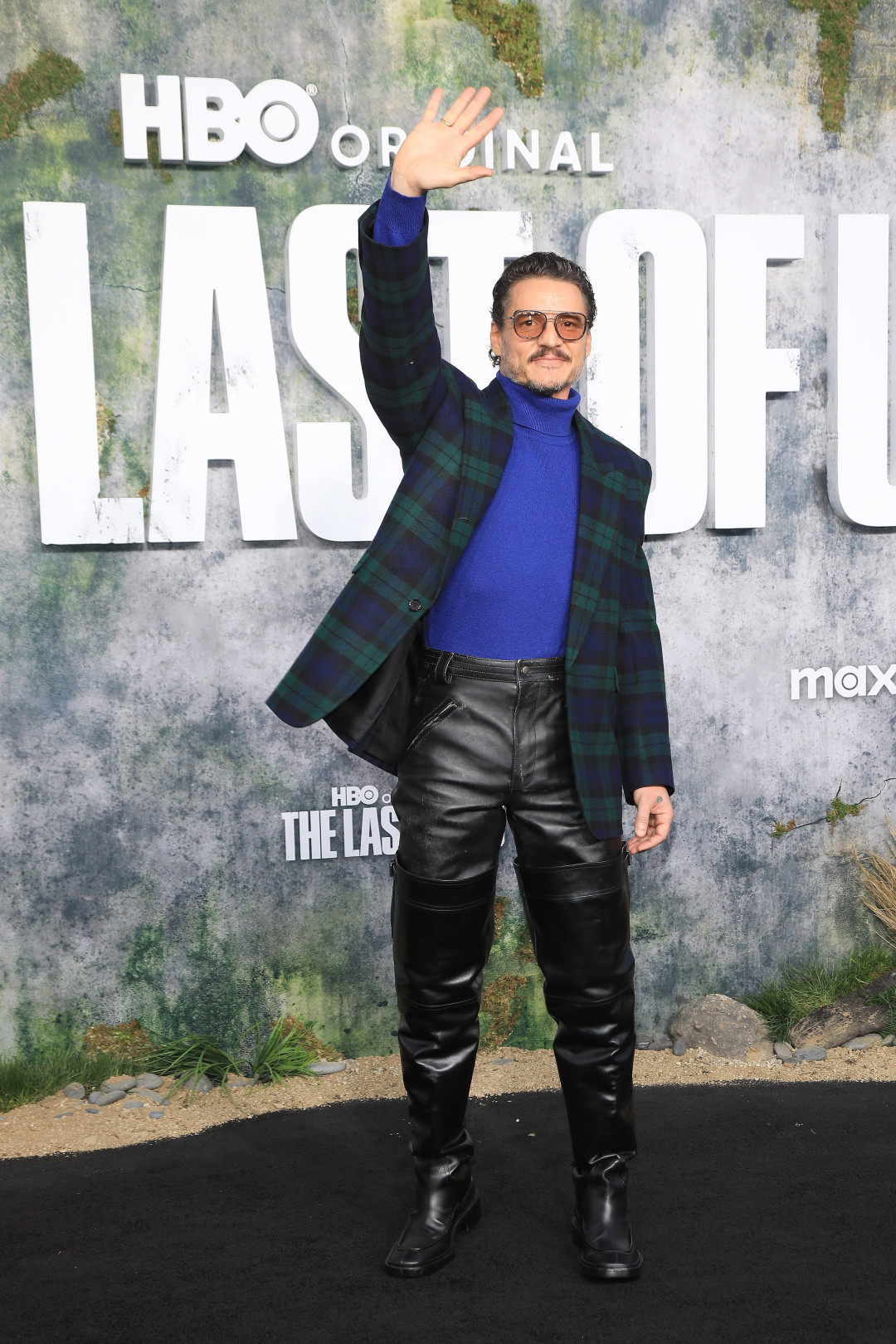 Эти звездные модники без ума от высоких кожаных сапог Saint Laurent 