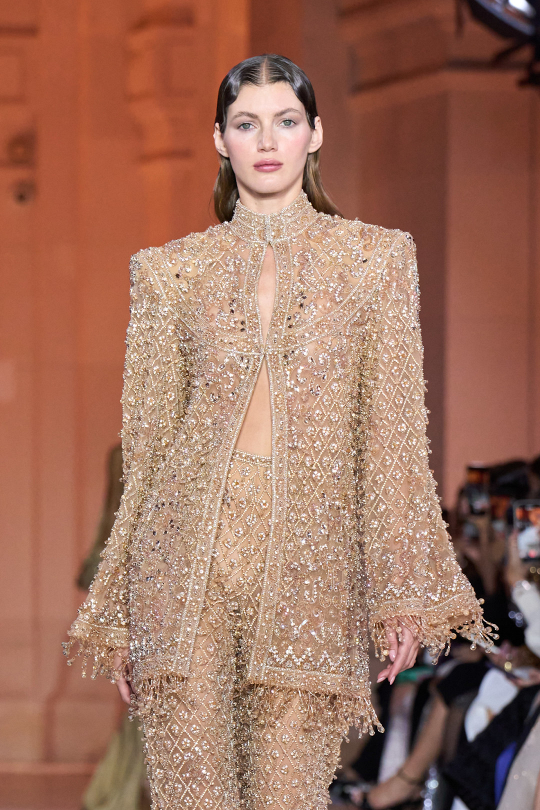 осенне-зимняя Неделя высокой моды 2025 года 