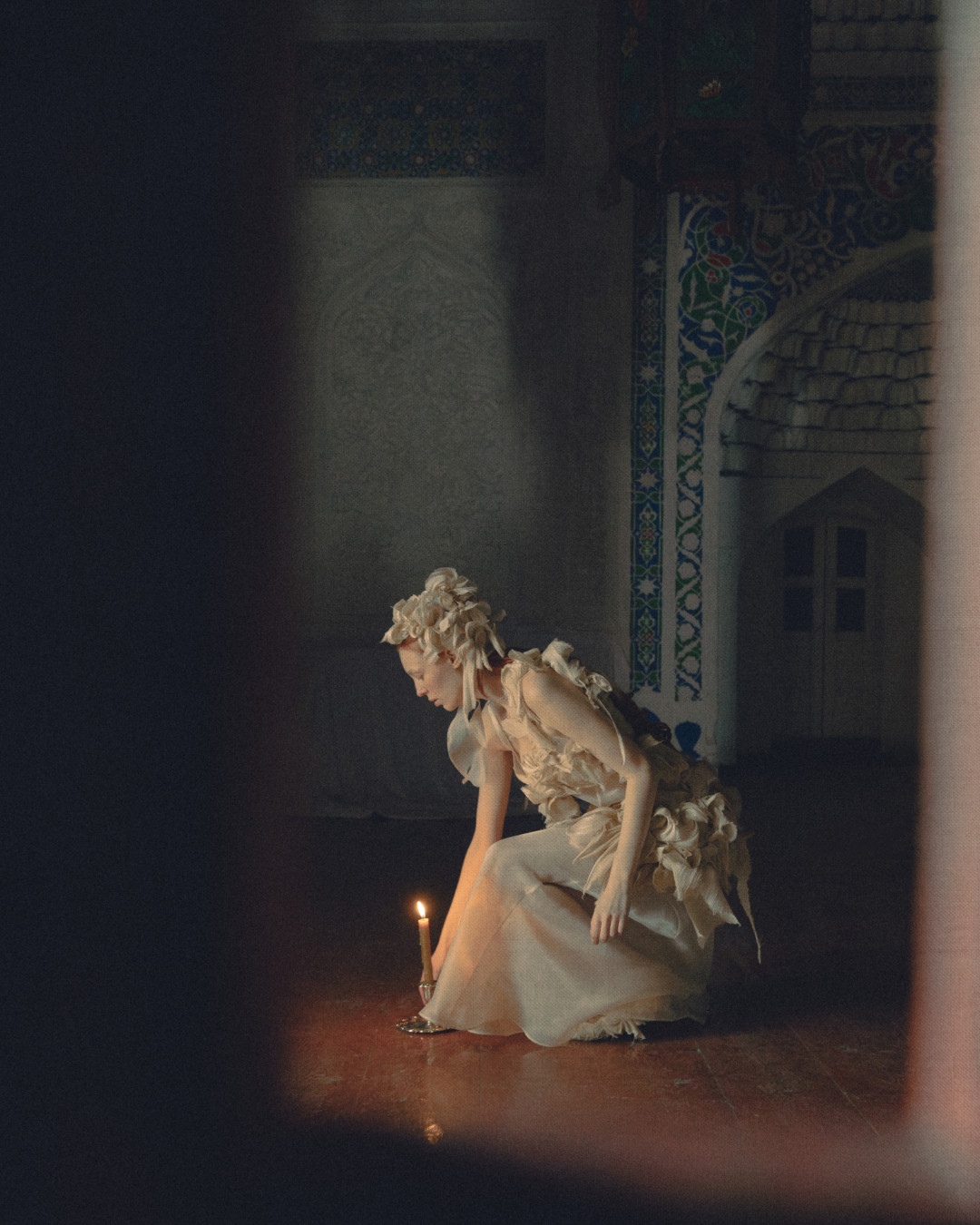 Золой и светом