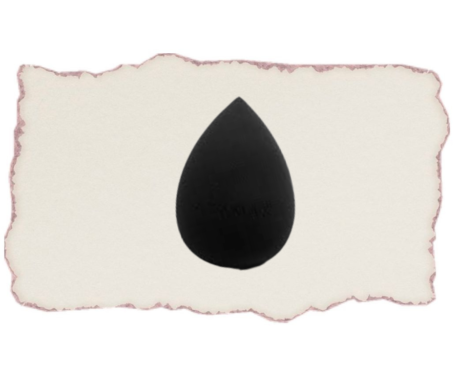 Базовый мейкап-гардероб: что обязательно должно быть в вашей косметичке, по мнению казахстанских визажистов?