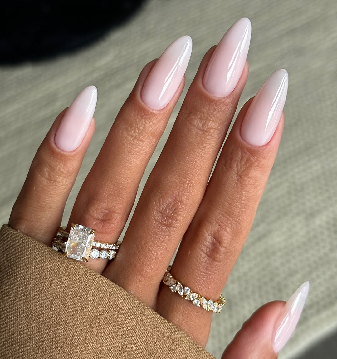 Рассказываем, что такое BIAB-маникюр